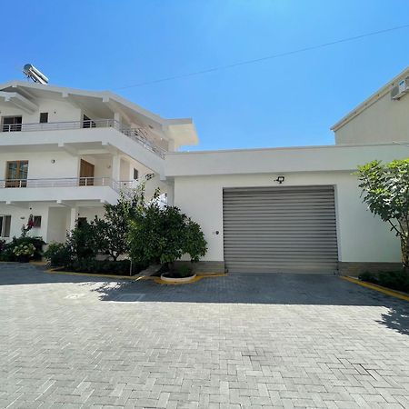Guest House Lionel Durres Ngoại thất bức ảnh