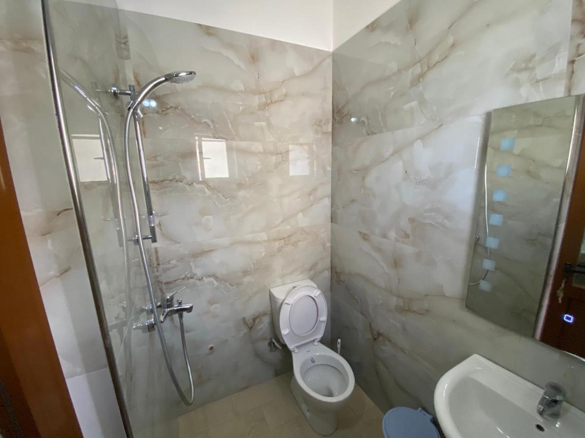 Guest House Lionel Durres Ngoại thất bức ảnh