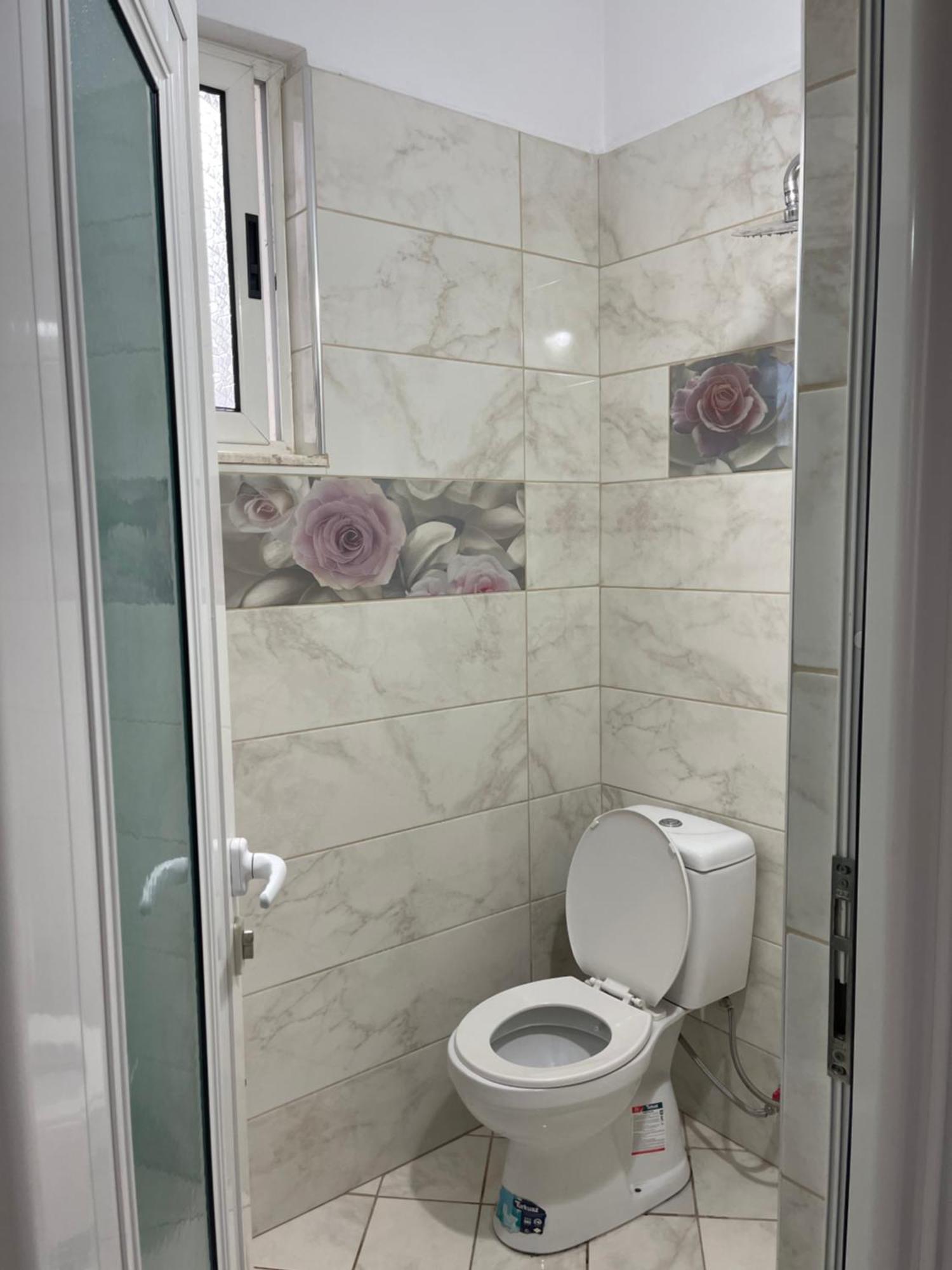Guest House Lionel Durres Ngoại thất bức ảnh